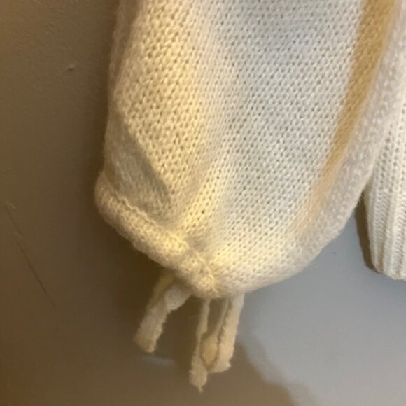 Wishlist Cozy Sunday Tie-Sleeve Sweater, Ivory, M/L, NEW - Picture 4 of 9